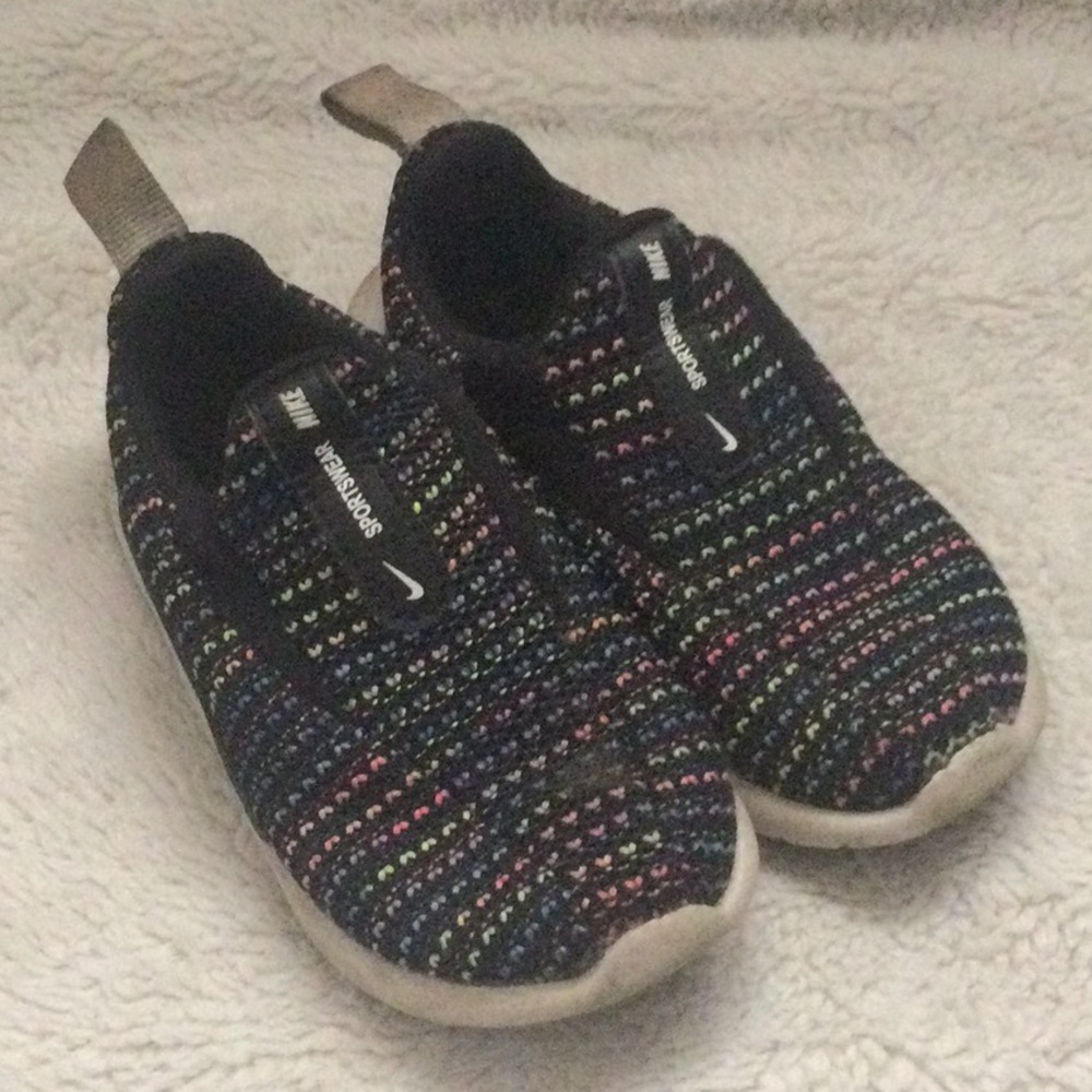 Nike Kids Black Multicolor Slip-On Sneakers